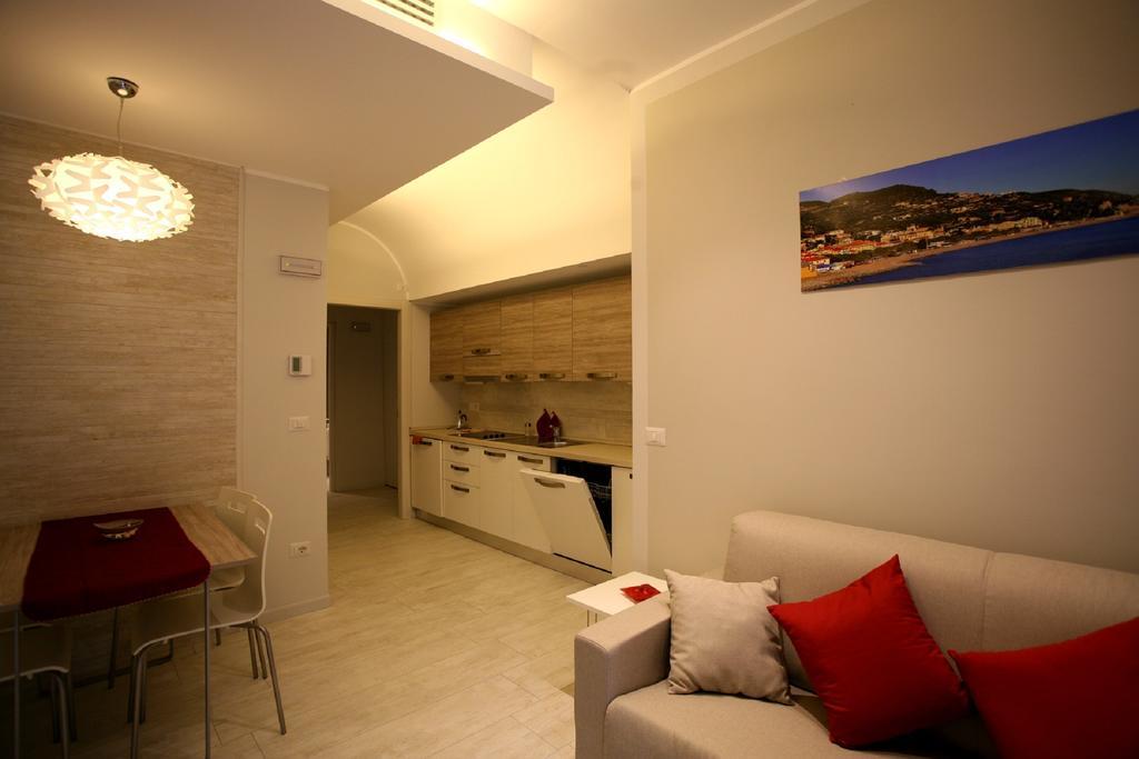 Nina Casa Vacanze Finale Ligure Rum bild